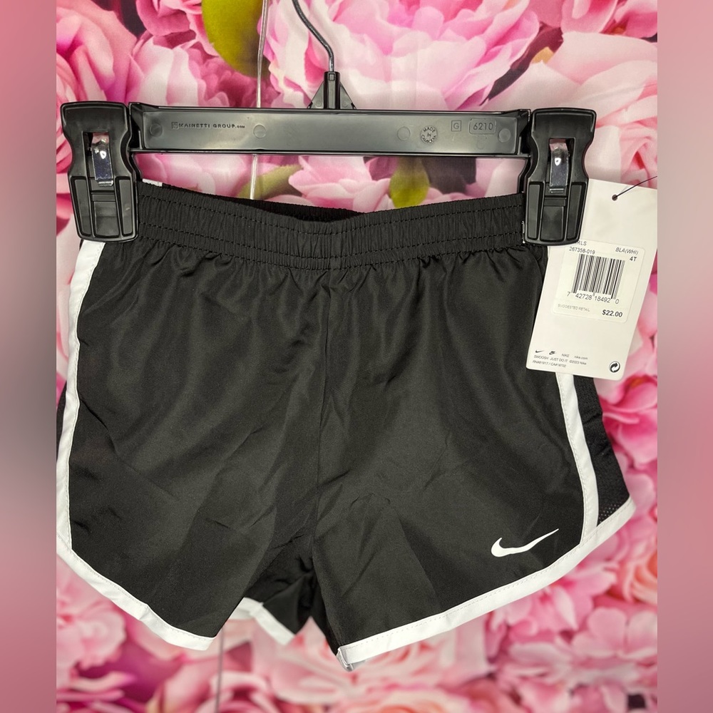 Nike Girls' Dry Tempo Shorts